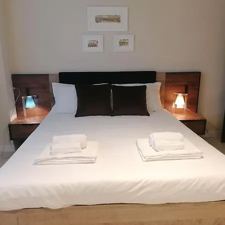 Degli Artisti - 4 Posti * Firenze