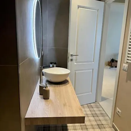 Degli Artisti - 4 Posti Firenze