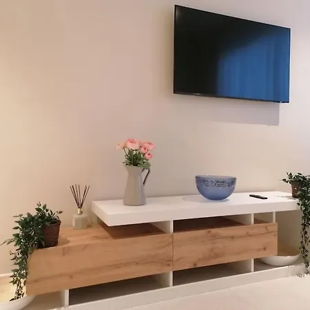 Degli Artisti - 4 Posti Apartamento *