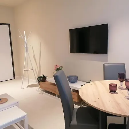 Degli Artisti - 4 Posti *