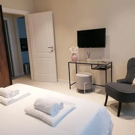 Degli Artisti - 4 Posti * Firenze